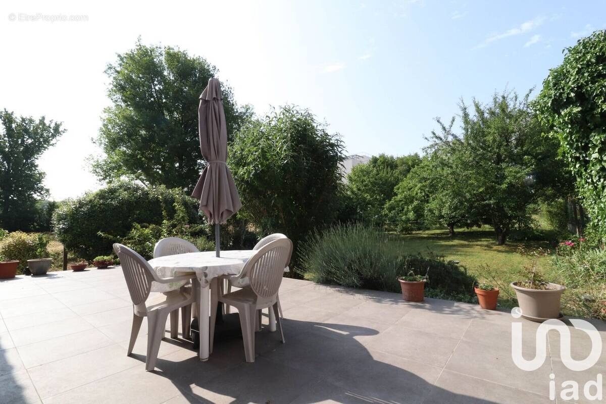 Photo 1 - Maison à SAULX-LES-CHARTREUX