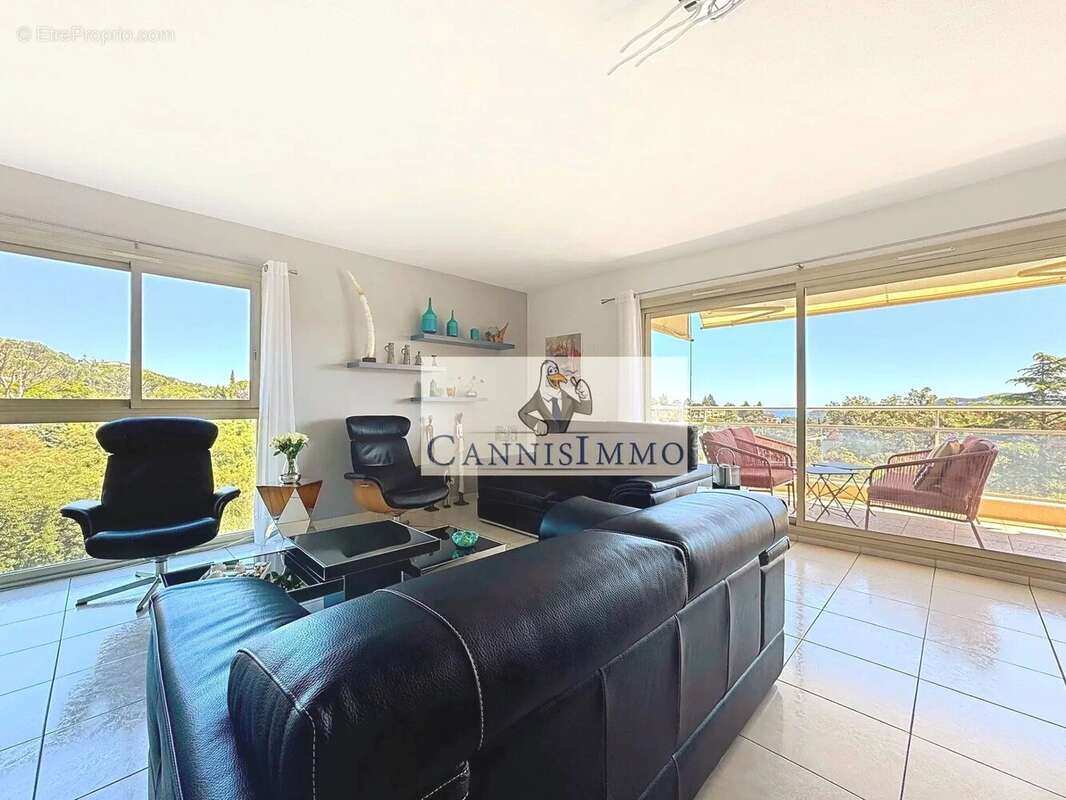 Appartement à MANDELIEU-LA-NAPOULE