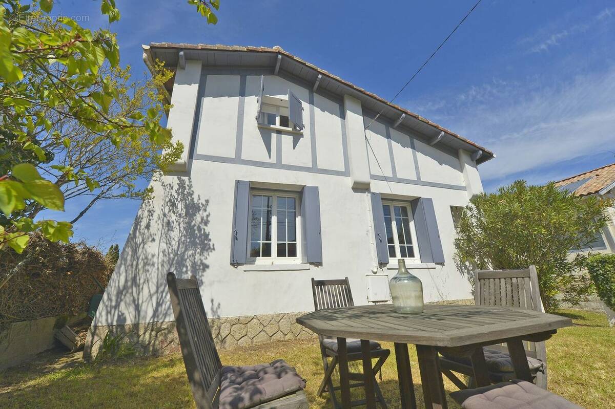 Maison à SAINT-GEORGES-DE-DIDONNE