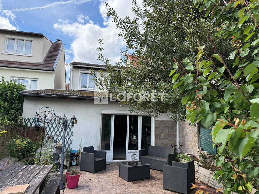 Maison à LIVRY-GARGAN
