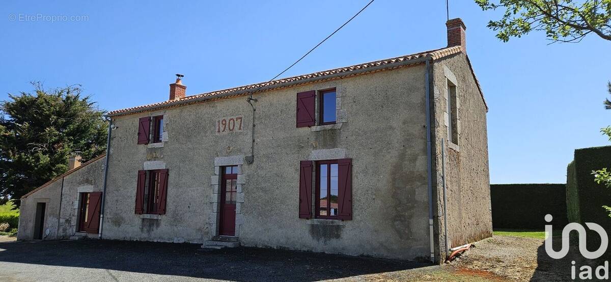 Photo 1 - Maison à LES BROUZILS