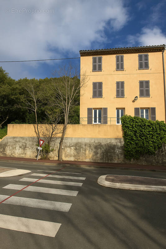 Maison à SOLLIES-TOUCAS