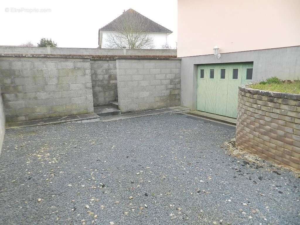 Maison à SAINT-PIERRE-SUR-DIVES