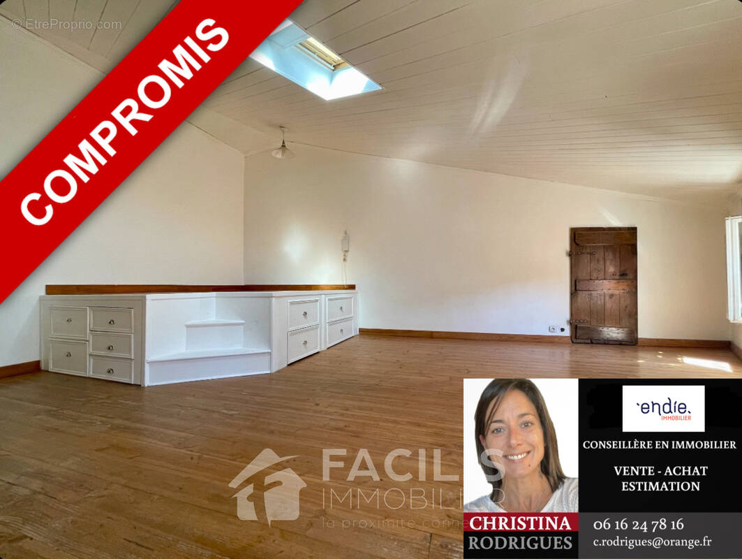 Appartement à SALERNES