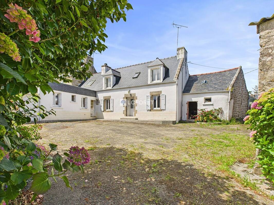 Maison à PLOUHINEC