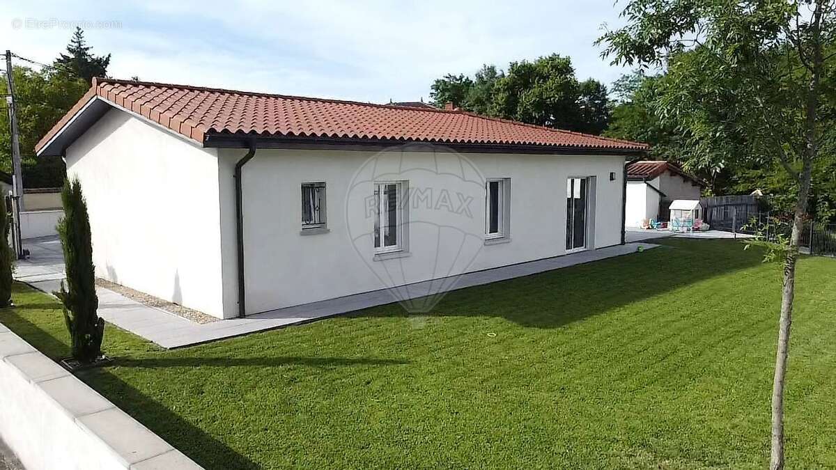 Maison à CHARENTAY