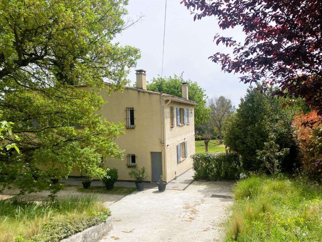 Maison à EGUILLES