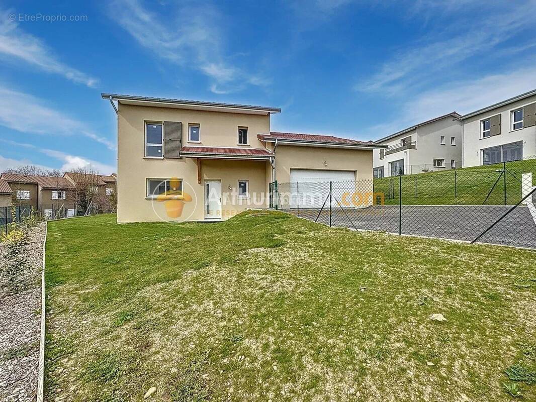 Maison à L&#039;ISLE-D&#039;ABEAU