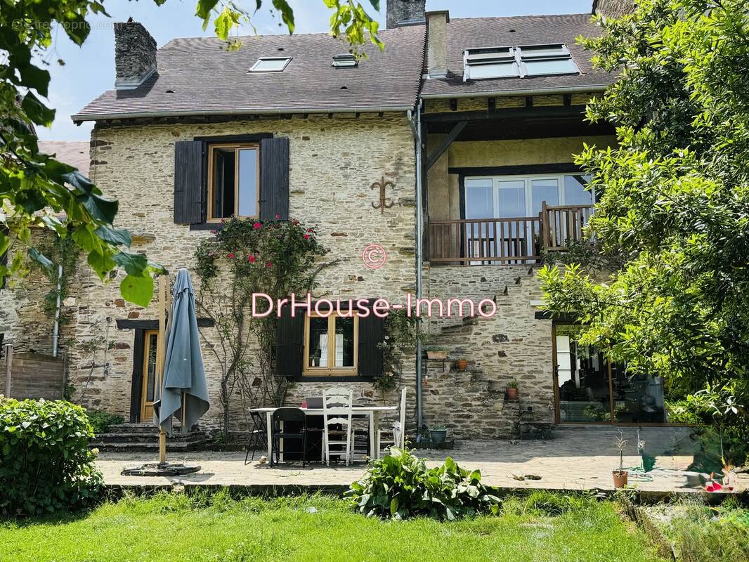 Maison à SAINT-YRIEIX-LA-PERCHE