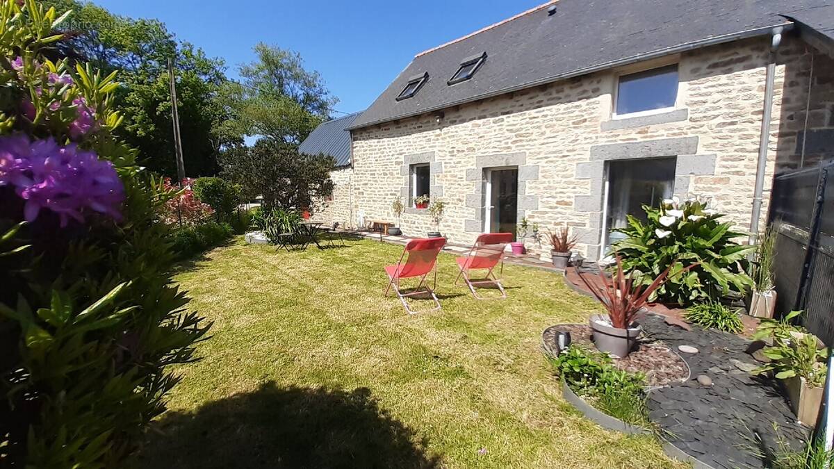 Maison à LAURENAN