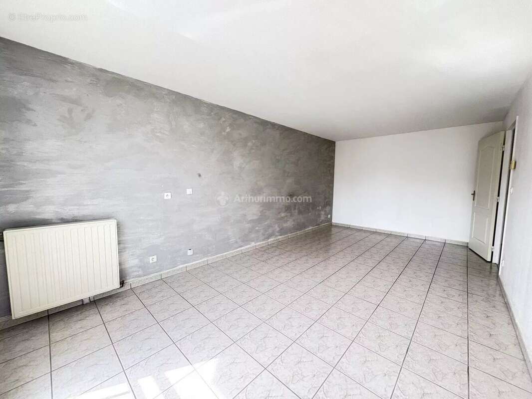 Appartement à MAGNY-LE-HONGRE