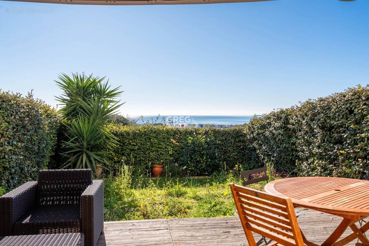 Appartement à SAINT-LAURENT-DU-VAR