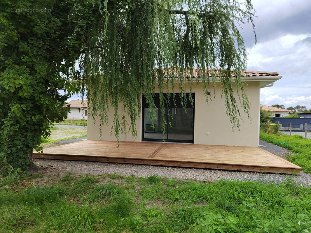 Maison à SALLES
