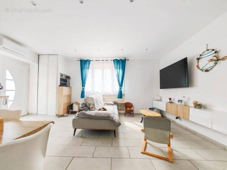 Appartement à VILLENEUVE-LOUBET