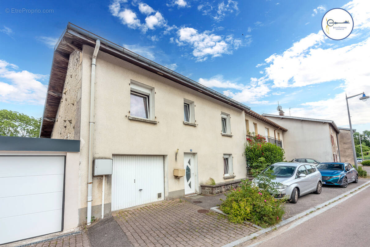 Maison à DOMPAIRE