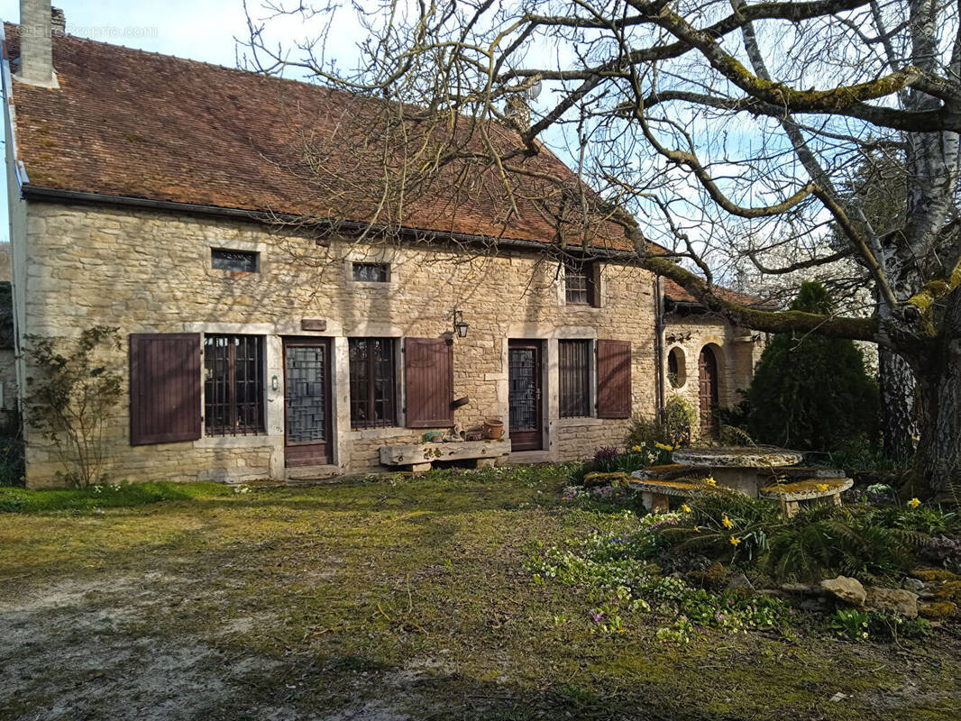 Maison à SAULIEU