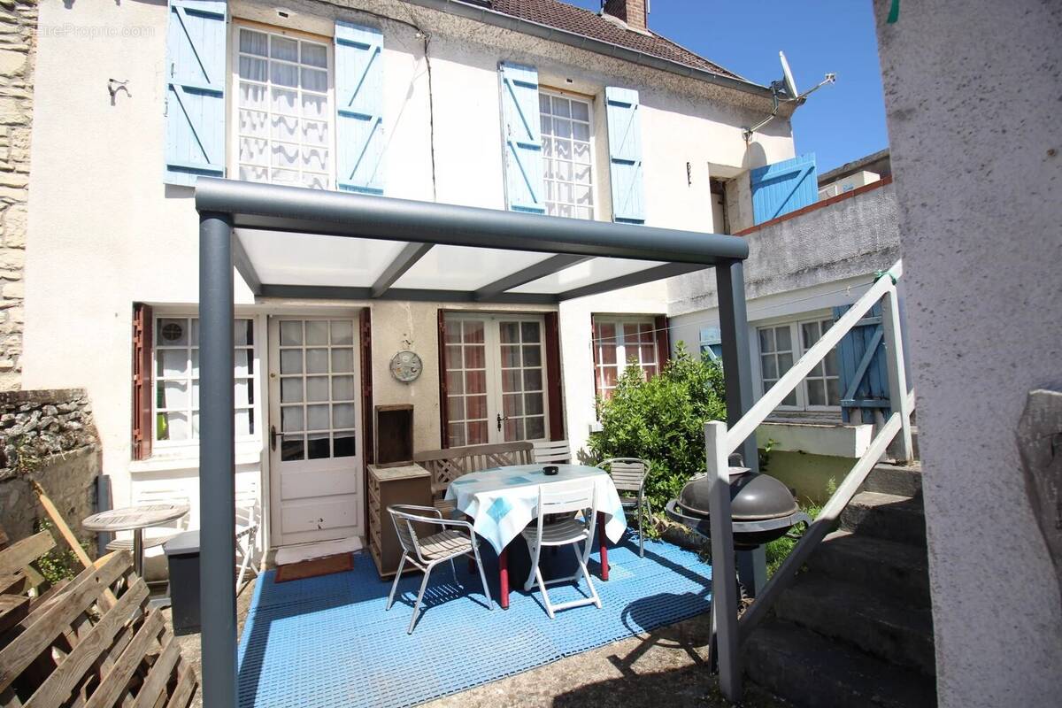 Maison à BURY