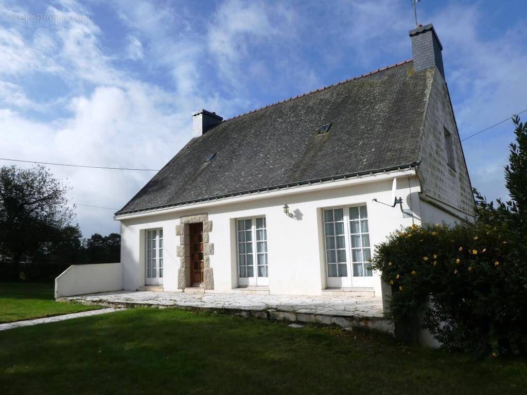 Maison à LOCMALO