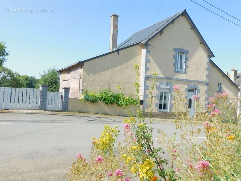 Maison à LA CHAPELLE-JANSON