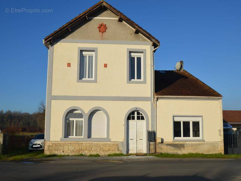 Appartement à MOULIN-NEUF