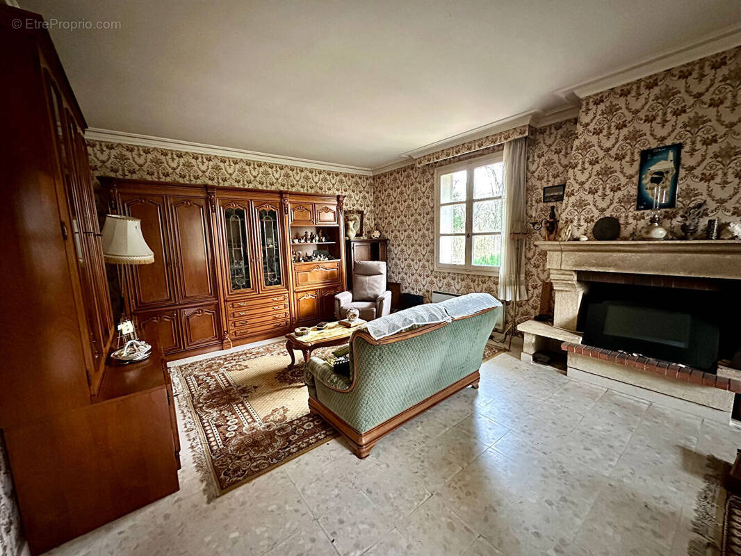 Maison à REUGNY