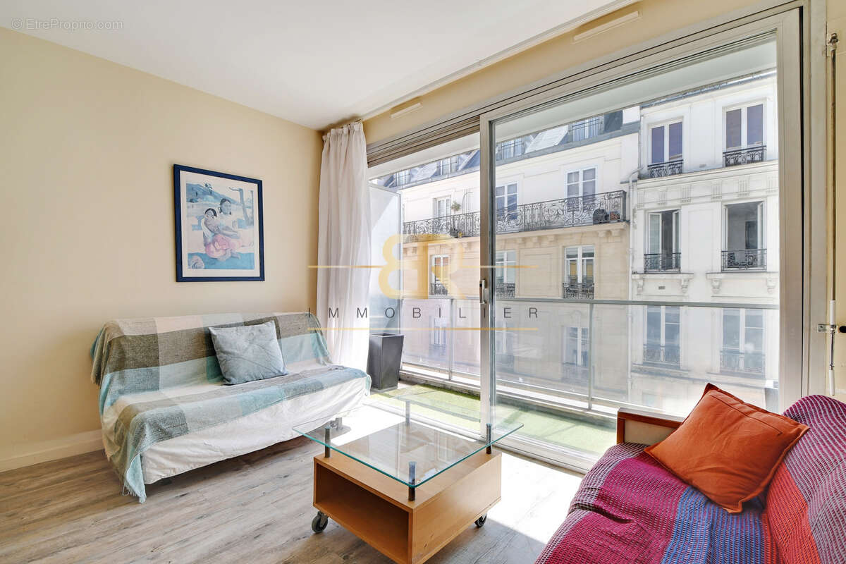 Appartement à PARIS-17E