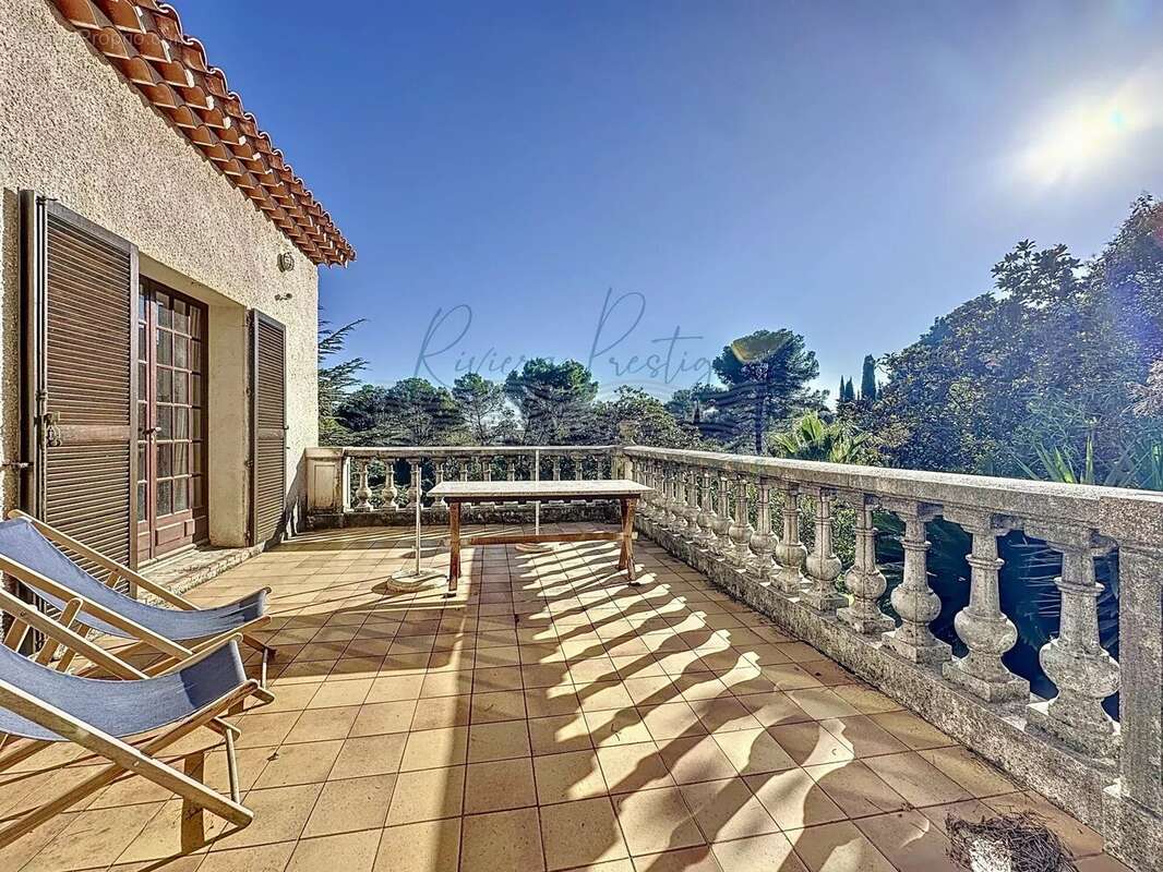 Maison à VALLAURIS