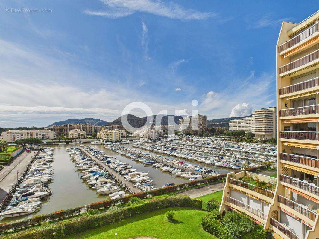 Appartement à MANDELIEU-LA-NAPOULE
