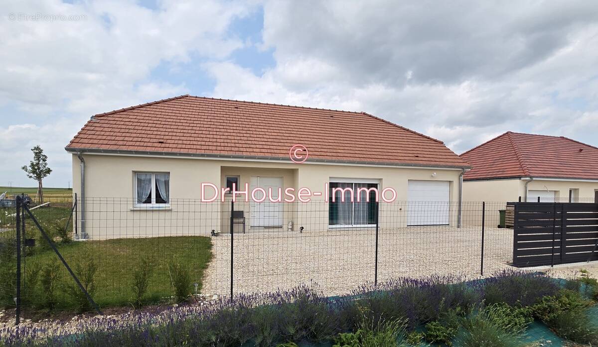 Maison à SAINT-LYE