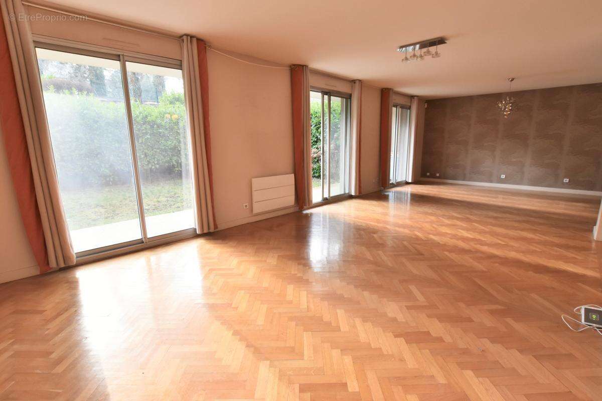 Appartement à TASSIN-LA-DEMI-LUNE