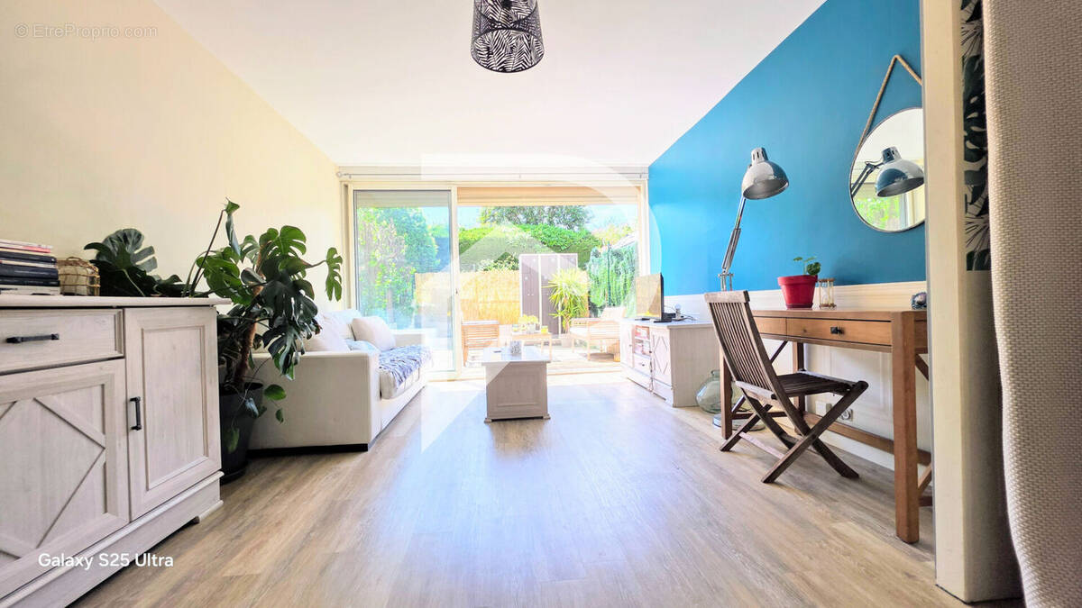 Appartement à SAINT-LAURENT-DU-VAR