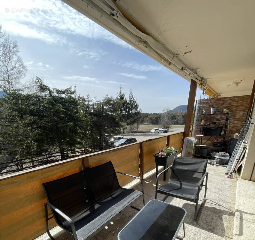 Appartement à SERANON