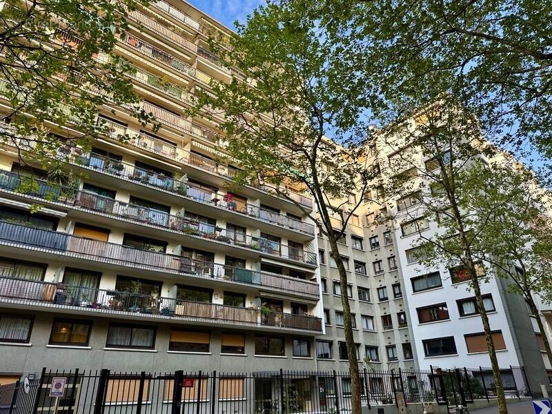 Parking à PARIS-20E