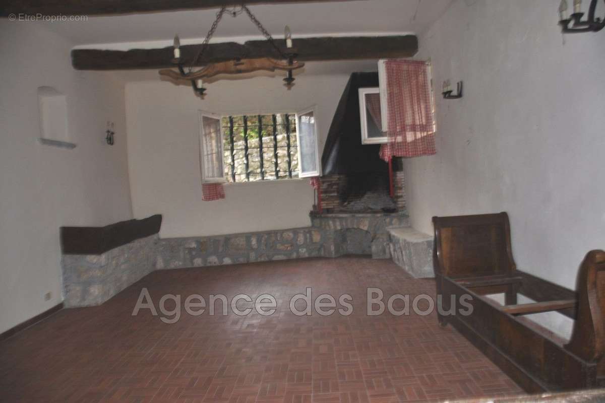 Maison à COURSEGOULES
