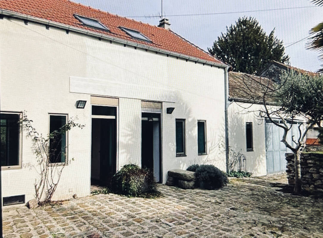 Maison à DAMMARIE-LES-LYS