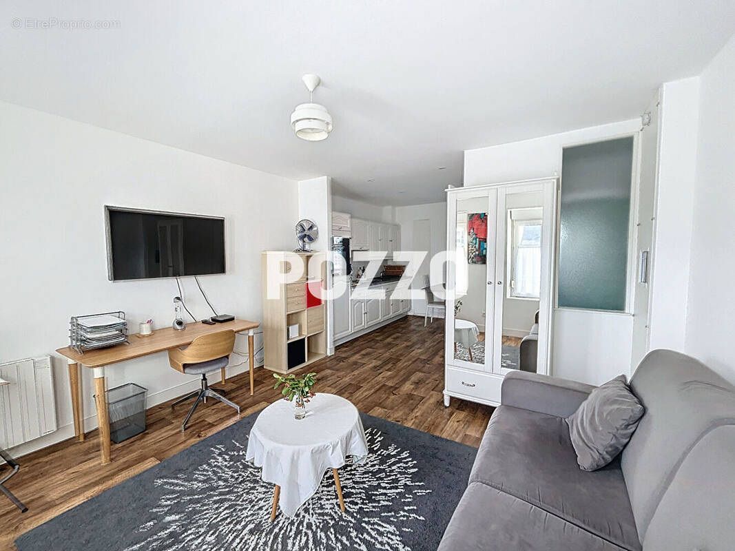 Appartement à DONVILLE-LES-BAINS