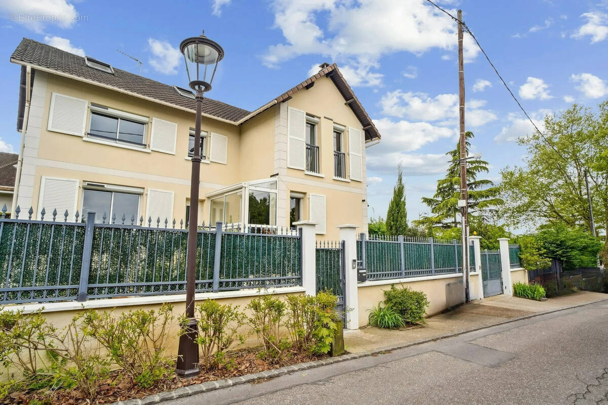 Maison à RUEIL-MALMAISON