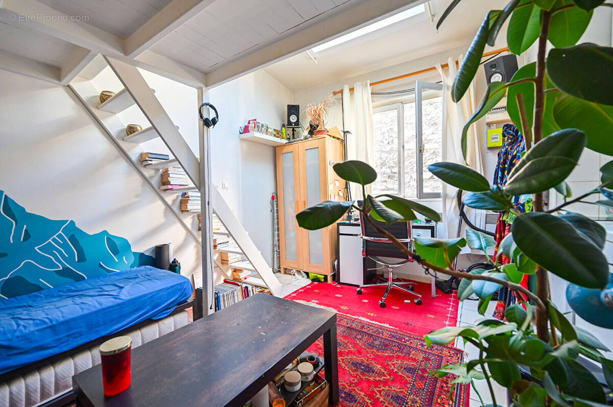Appartement à PARIS-20E