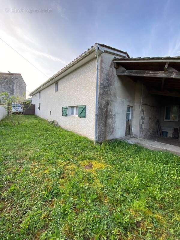 Maison à TOUVRE