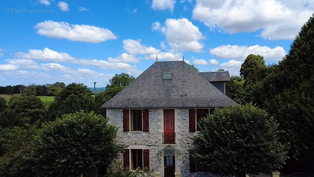 Maison à ARNAC-POMPADOUR