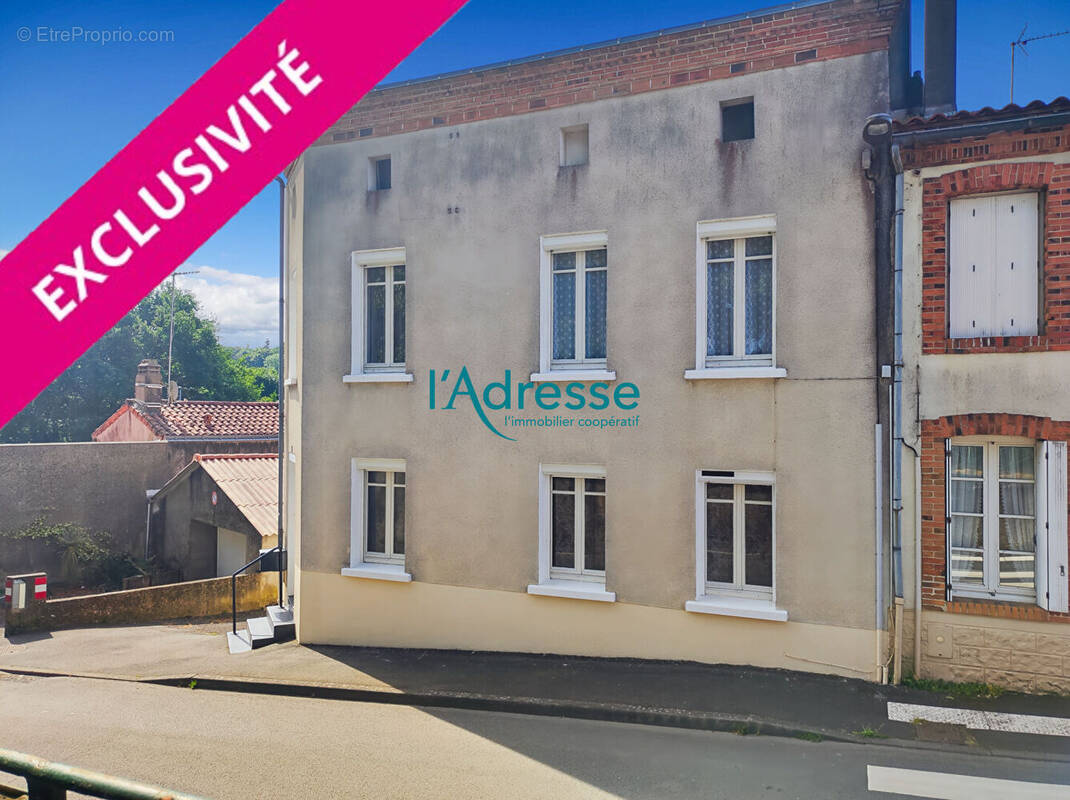 Maison à SAINT-REMY-EN-MAUGES