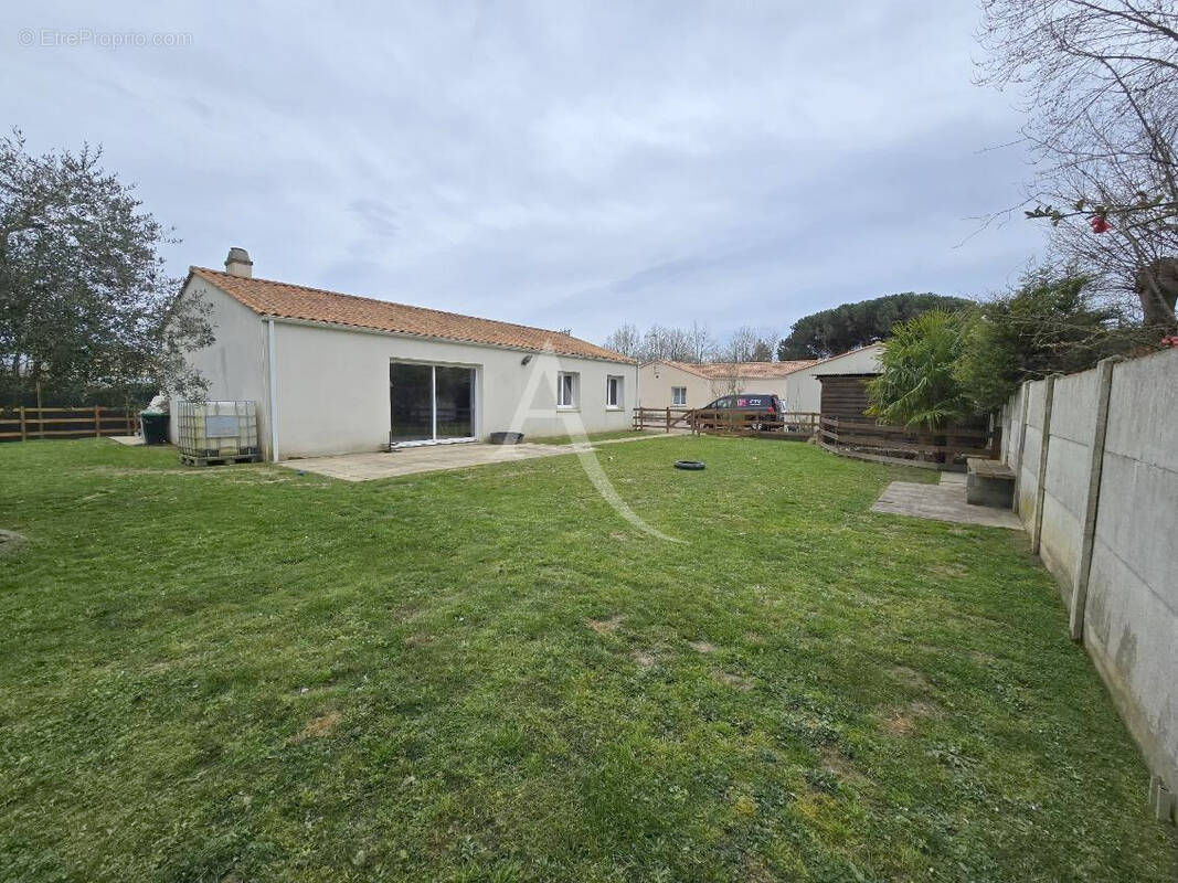Maison à SAINT-FLORENT-DES-BOIS
