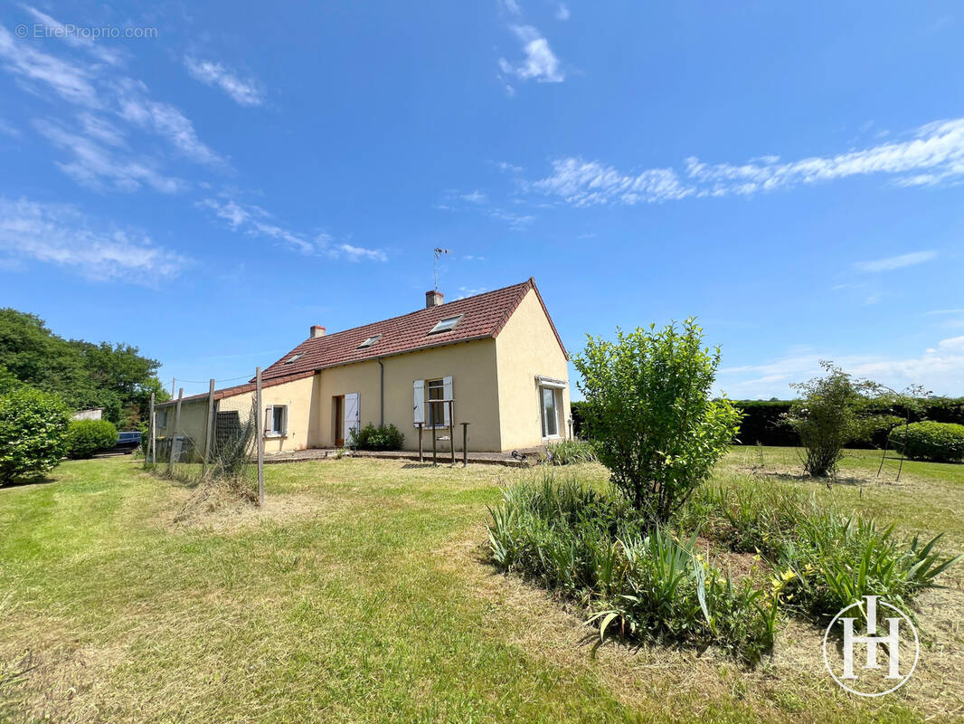 Maison à MORLAC