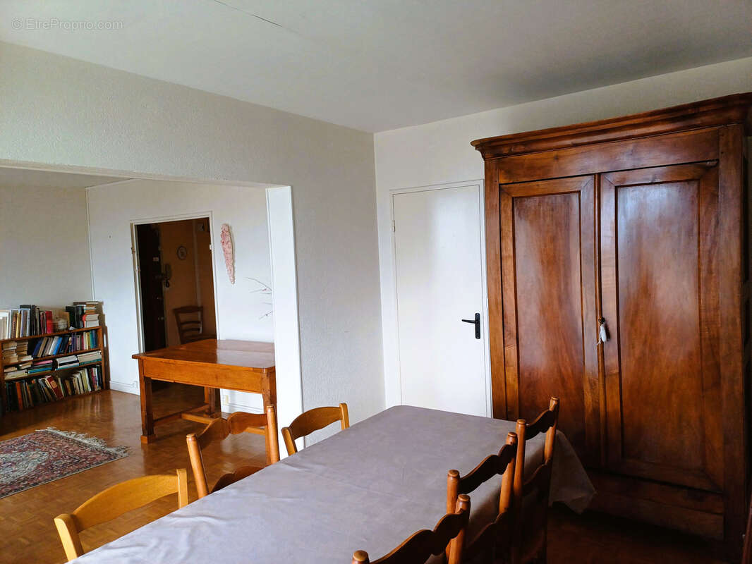 Appartement à PIERRELATTE