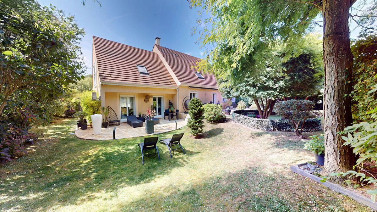 Maison à MENNECY