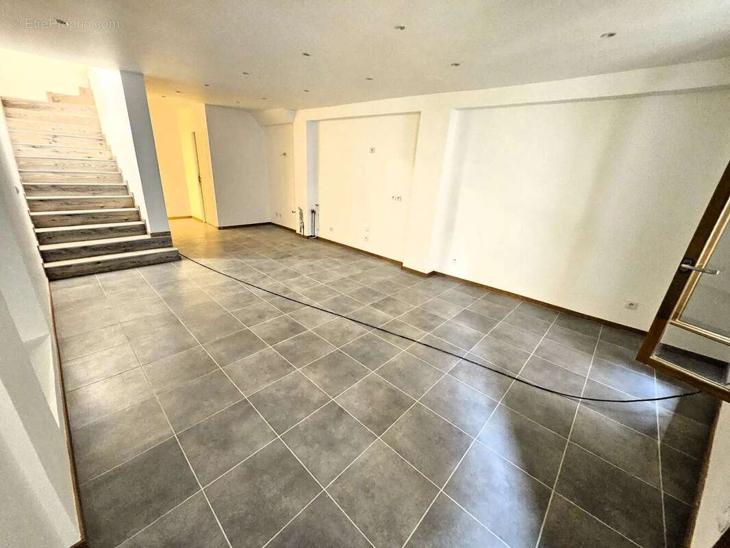 Maison à PUGET-THENIERS