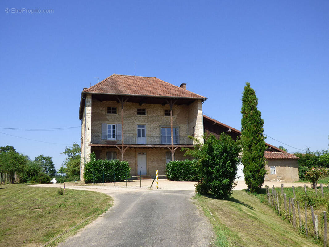 Maison à PONT-DE-VAUX