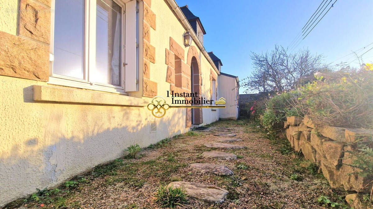 Maison à PLOUGASNOU
