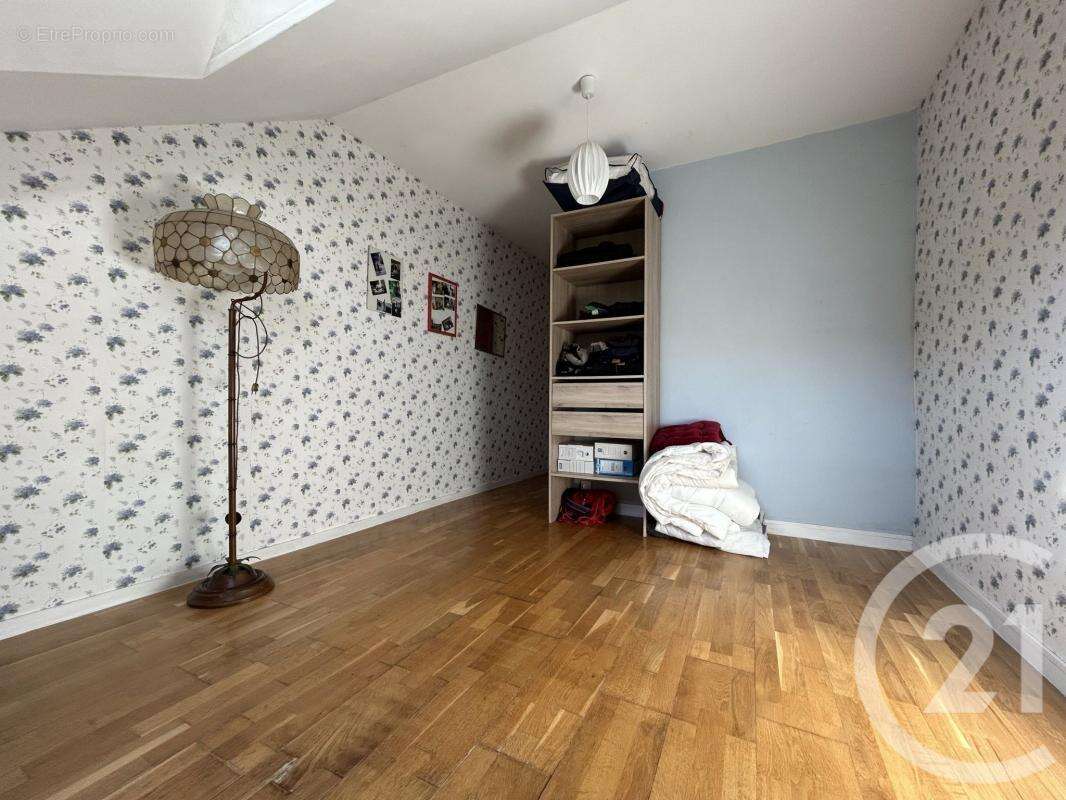 Maison à VERNEUIL-EN-HALATTE