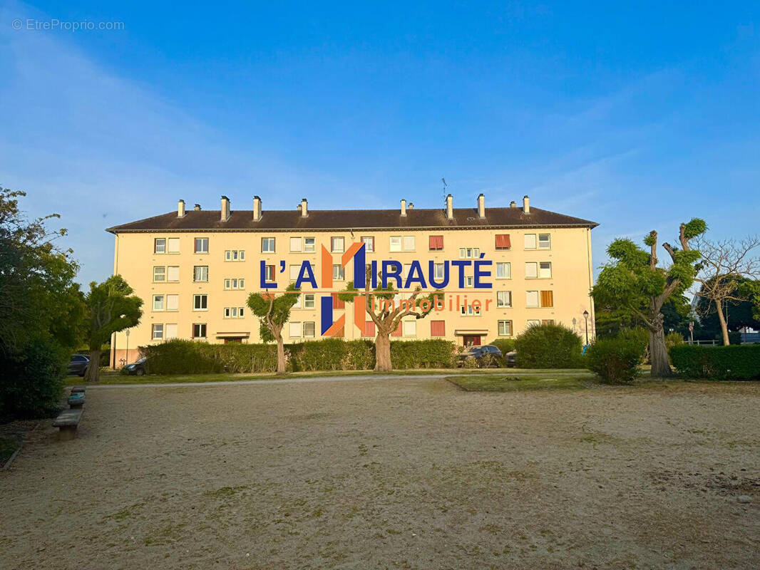 Appartement à LE MESNIL-LE-ROI